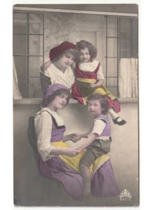 Fotos Postkarte Portrait Mutter Kind Frauen Kinder Kleider Oldtimer Trachten - Bild 1 von 2
