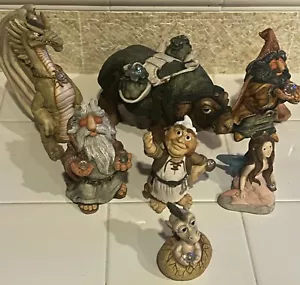 Lotto di 7 statuette The World Of Krystonia - Foto 1 di 16