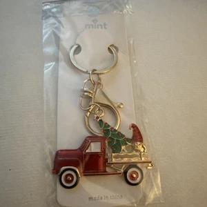 Roter LKW mit Weihnachtsbaum & Wichtel Schlüsselanhänger/Geldbörse Anhänger goldfarben - Bild 1 von 5