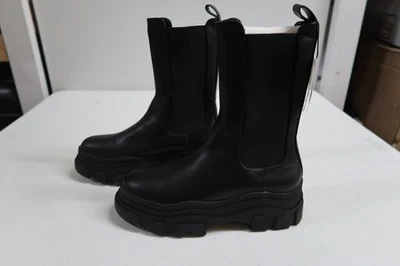 Bershka Ladies Size 8 Slip On Platform Combat Style Boots - Image 1 of 4