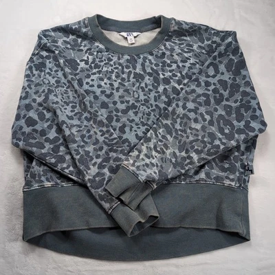 Sudadera Joy Lab para mujer mediana recortada con estampado de leopardo calce relajado Foto 1 de 4