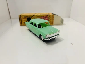 Early Norev Plastic 1/43 Scale No.38 Serie B Fiat 2300 - Green - Boxed - Picture 1 of 11
