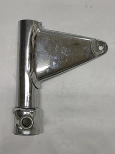 Honda CB750F 1977 montaje de faros oreja derecha 51602-410-000 - Imagen 1 de 4