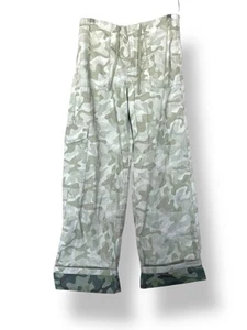 Urban Outfitters Reversible Cargo Pants Size XS Green Camo Pull On Baggy - Picture 1 of 12