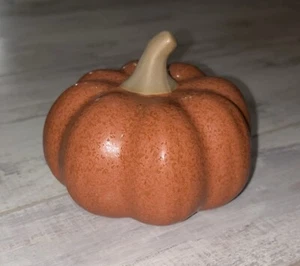 Statua zucca ceramica soglia - arancione diametro 5”; altezza 3,5” - NUOVO - Foto 1 di 6