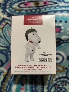 2022 Hallmark Snoopy Thanksgiving Day Parade Peanuts Keepsake Christmas Ornament - Picture 1 of 3