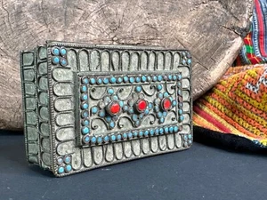Old Nepal Silver Box with Red Coral & Turquoise …beautiful collection and displa - Picture 1 of 11