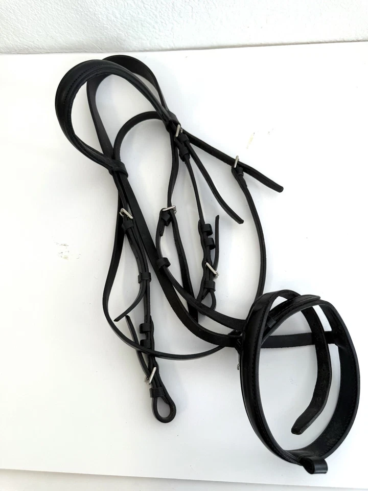 Черная кожаная уздечка для лошади COURBETTE с вожжами - Изображение 1 из 4
