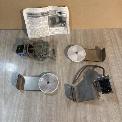 Banner SMW915LV Valu-Beam Photoelectric Sensor 9m 30ft Cable 12/28V (r88) - Image 1 of 4