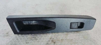 742710D400 rear window control panel rh 176672 TOYOTA YARIS 1.5 I 112 2017 Foto 1 de 4