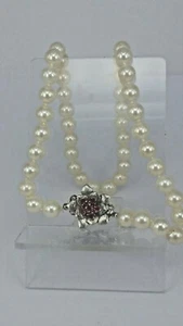 Akoya Cultured pearls with ruby & 14K gold clasp in Mikimoto box - Picture 1 of 12