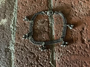 Brazalete tobillo vintage tono plata años 80 dijes colgantes 10" campanas Banjara usado en excelente estado - Imagen 1 de 11