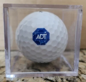Pelota de golf ADT Security Services Logo -Titleist NXT (en vitrina) - Imagen 1 de 1