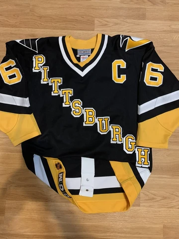 CCM Authentic Mario Lemieux Pittsburgh Penguins Diagonal NHL Jersey Black 44 Cover