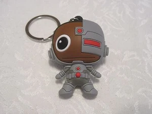 Llavero cyborg figura 3D DC Comics serie 3 con monograma - Imagen 1 de 4