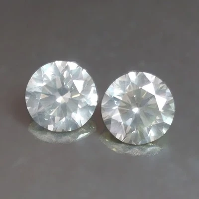 1.01cts 5mm Round Pair Untreated White H I color Natural Loose Diamonds - Image 1 of 3