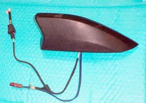 Chevrolet Equinox 2018-2021 radio montada en el techo antena aleta de tiburón 84989798 OEM - Imagen 1 de 4