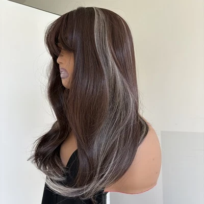 Pelucas de vestir rectas con flecos cabello sintético en capas mezclado marrón rubio Foto 1 de 4