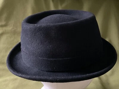 Chapéu de lã vintage Kangol LiteFelt® torta de porco preto masculino M médio EXCELENTE feito nos EUA - Imagem 1 de 4