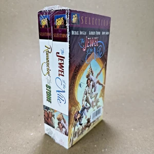 Romancing the Stone & The Jewel of the Nile VHS Blockbuster Video Value Pack New - Picture 1 of 4