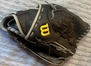 Wilson A0475 B5 Baseball Glove 12.5Inch Leather w/Baseball - Picture 1 of 15