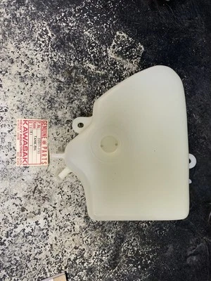 NOS 川崎 73-75 油箱 # 52001-030 F11 JHKA1 — 第 1/2 张图片