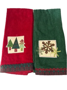 Christmas Towels Lot of 2 Red & Green Dish Towels Decorative - Picture 1 of 5