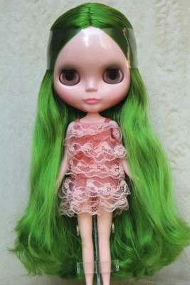 Muñeca Takara Blythe 12" de fábrica muñeca desnuda hierba verde pelo largo rizado  Foto 1 de 4