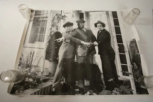 Póster de tres chiflados con perro caniche negro (PSTR-2) (JSF6) vintage blanco y negro - Imagen 1 de 10