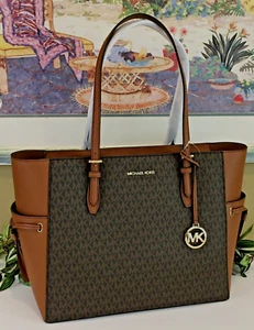 MICHAEL KORS GILLY LARGE DRAWSTRING ZIP TOTE SHOULDER BAG LAPTOP BROWN SIGNATURE - Picture 1 of 10