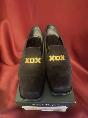 Planos de gamuza negros Robert Clergerie Paris con detalles dorados Foto 1 de 4