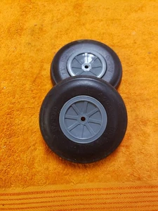 Du-Bro - 4.00" - One Pair Of 4" Tires - Nice Set - Picture 1 of 8