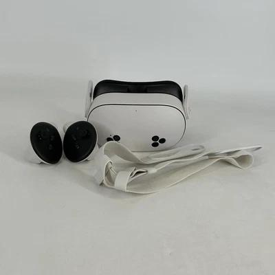 Meta Quest 3S VR Headset 128GB w/ Controllers/Regular Strap/Face Cover - Good - Image 1 of 4