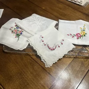Vintage Handkerchief White Hankie Embroidered Flower Bouquet Square - Picture 1 of 6