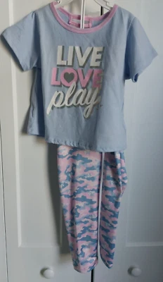 P.S. ОТ AEROPOSTALE ДЕВОЧКИ ЖИТЬ ЛЮБОВЬ ИГРАТЬ 2 ИЗДЕЛИЯ РУБАШКА И КАМУФЛЯЖ ЛЕГГИНСЫ КОМПЛЕКТ НОВЫЙ С ЯРЛЫКАМИ - Изображение 1 из 4