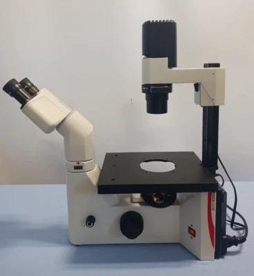 Microscopio de contraste de fase invertida Leica DMIL 090-135,001 con 2 piezas oculares 10X Foto 1 de 4