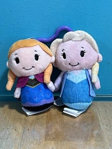 Hallmark Itty Bitty Frozen Elsa and Anna clip- Great Condition! A-12 - Picture 1 of 5