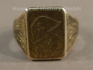 144518: Fingerring "Krim 41/42", Silber, gravierter Stahlhelm, Initialen "TL" TO - Bild 1 von 8