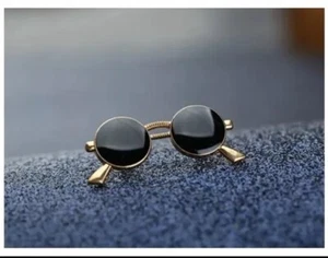 Sonnenbrille Revers Pin Tasche Shirt Anzug Hochzeit Geschenk John Lennon Stil kleine Größe - Bild 1 von 5