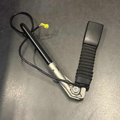 Mercedes SLK R171 Blocchetto Cinghia Pretensionatore A1718600669 (109) Chiusura Destra - Immagine 1 di 4