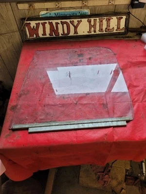 1978 G10 G20 G30 Driver Left Front Door Glass Fits 71-78 CHEVROLET 10 VAN   - Image 1 of 4