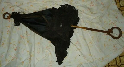 Original Victorian Silk Umbrella with carved handle & top - Image 1 of 4
