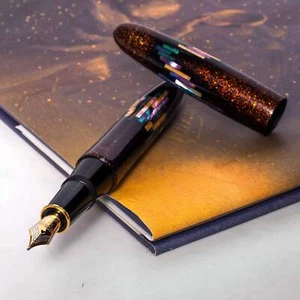 Platinum Izumo Maki-e Fountain Pen - Aurora - Picture 1 of 18