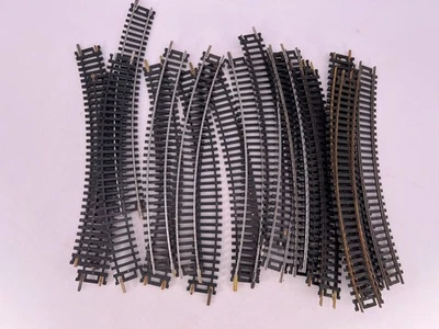 HO 9" 18R Curved Track Lot of 20 Mixed Atlas AHM Tyco Bachmann Brass Nickel Fair - Image 1 of 4