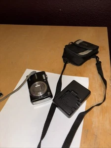 Cámara digital Fujifilm FinePix F200 EXR 12,0 MP - negra para piezas o reparación - Imagen 1 de 5