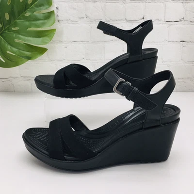 Sandalias Crocs Leigh II para mujer talla 8 negras cómodas correa al tobillo plataforma cuña Foto 1 de 4