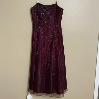 Vestido de noche Papell Boutique de noche con cuentas Foto 1 de 4