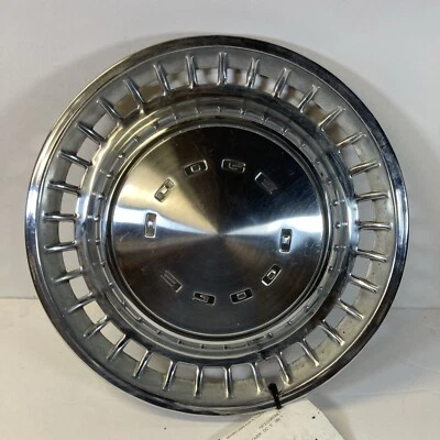 (1) 1972 1973 1974 1975 1976 Dodge Van Dart Coronet Charger OEM Hub Cap 72 73 74 - Image 1 of 4