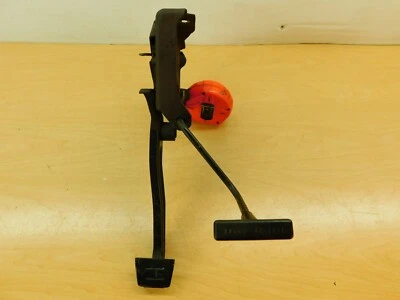 EMERGENCY BRAKE PEDAL ASSEMBLY 1969 1970 BUICK FULL SIZE CARS 69BW1-5C9 - Image 1 of 4