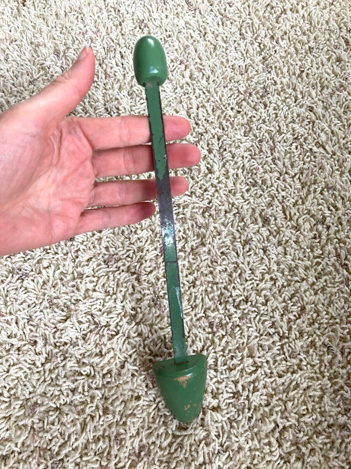 Camilla molde madera verde y metal forma de inserción de árbol de zapatos antigua vintage Foto 1 de 4